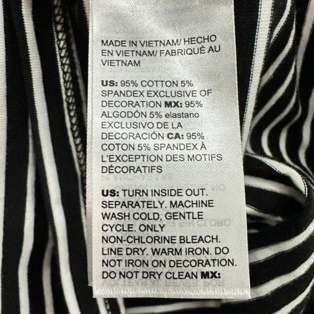 Chico's Size 2 Top Black White Striped Embroidered Floral Design Joie De Vivre - Picture 10 of 10